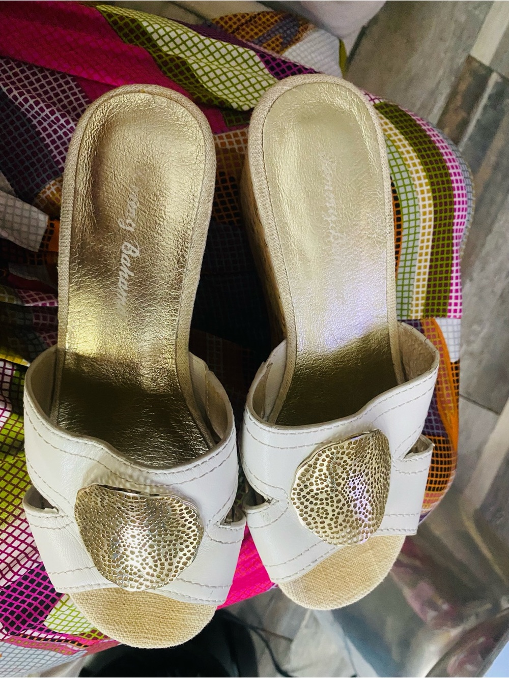 Tommy Bahama Cream Slide Mules with Gold Heart Accents size 6- real leather